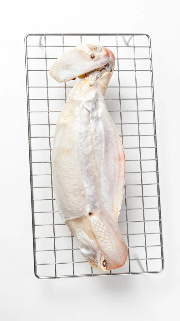 single wing on wire rack, drying before air frying